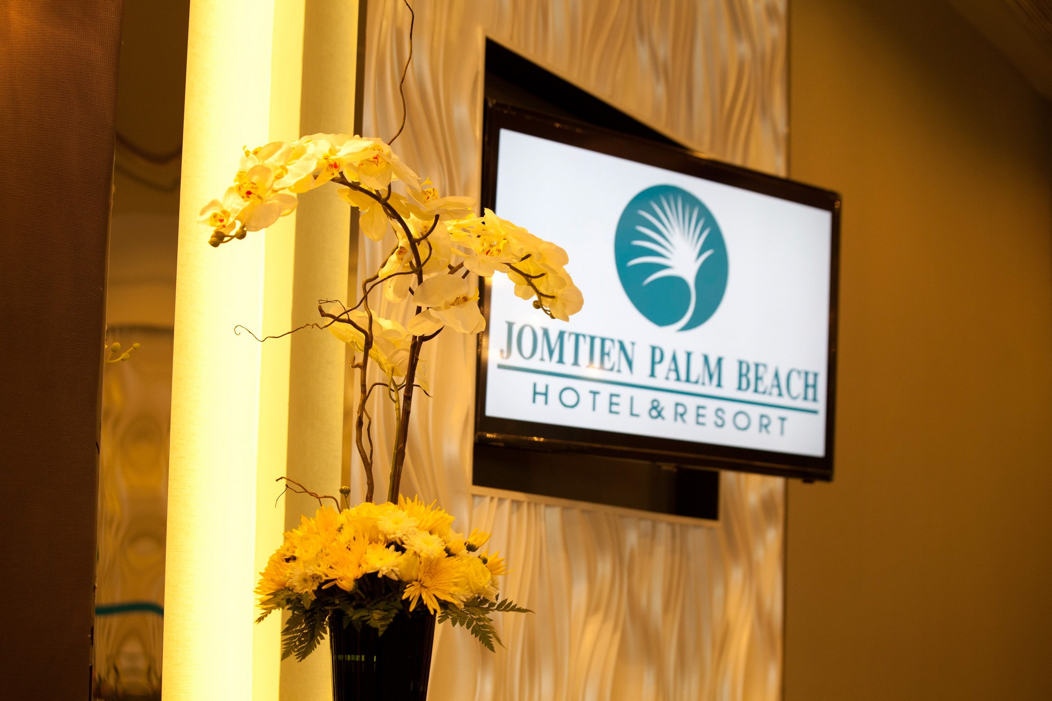 Jomtien Palm Beach Resort and Hotel