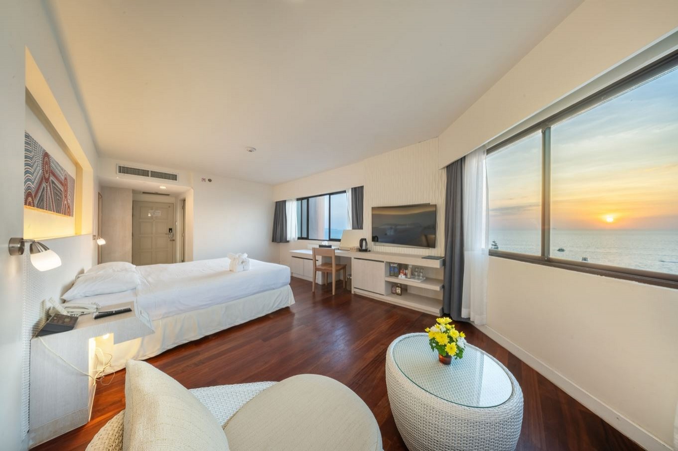 Jomtien Palm Beach Hotel and Resort
