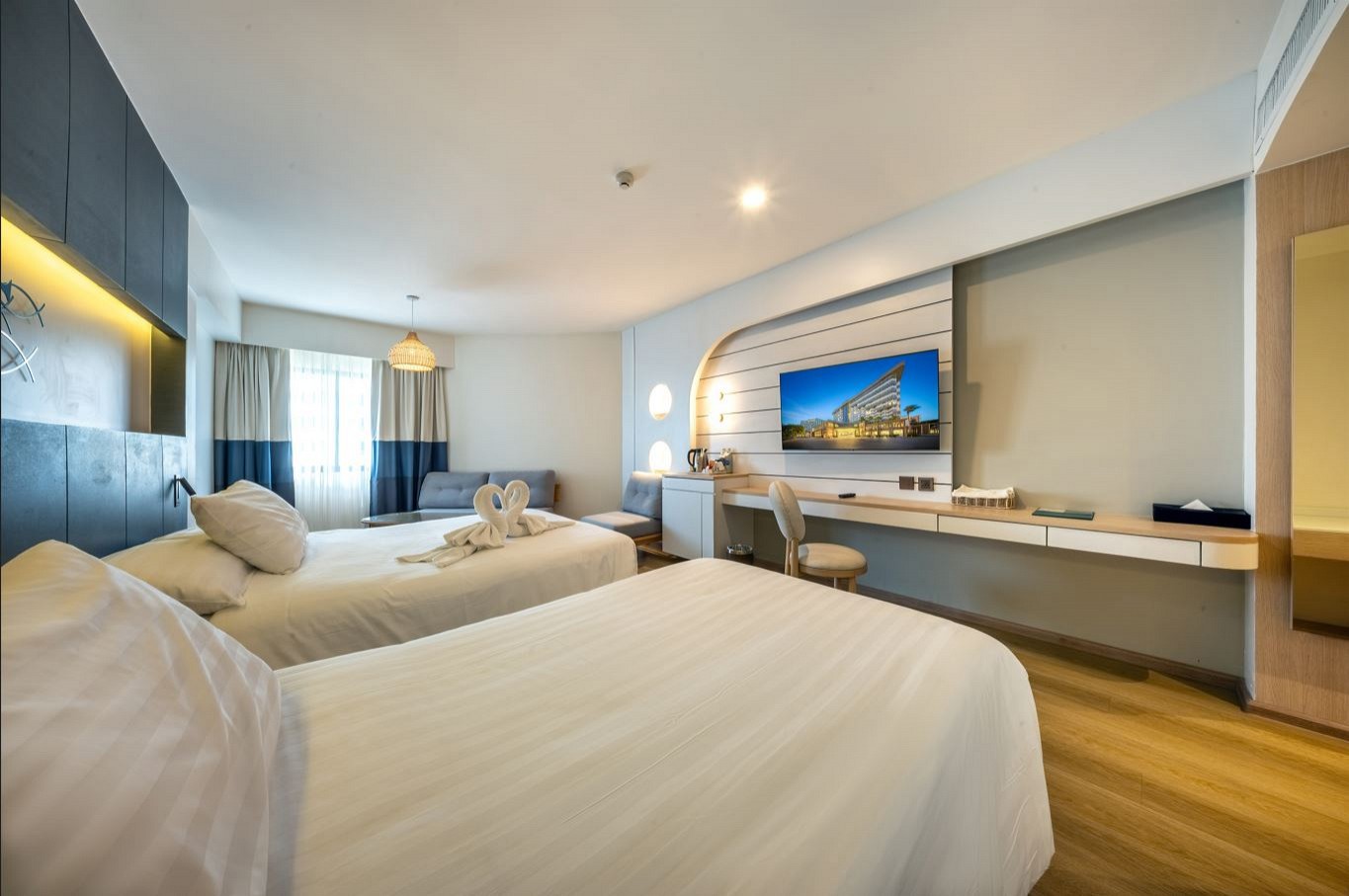 Jomtien Palm Beach Hotel and Resort